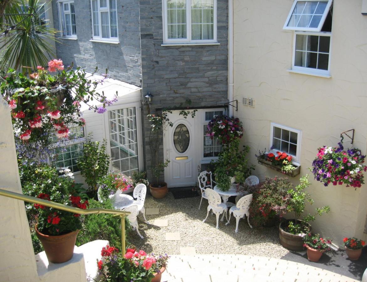 Thorncliff Ocean View Suites Mawgan Porth Exterior photo